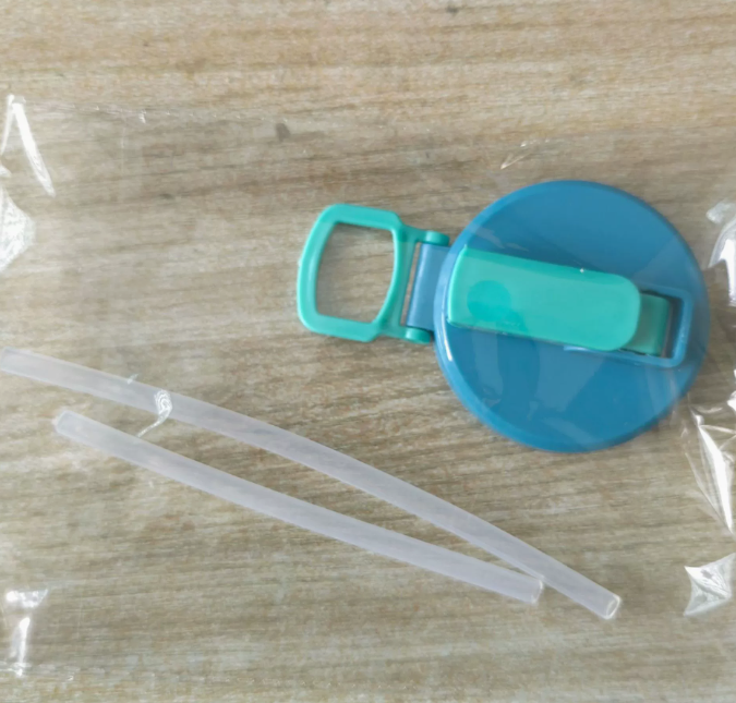 Foldable Integrated Straw Lid–Anti-Spill & Leak-Proof Cup Cover